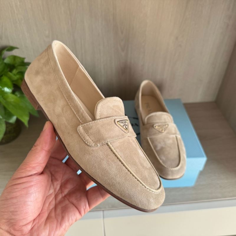 Pra*a leather shoes